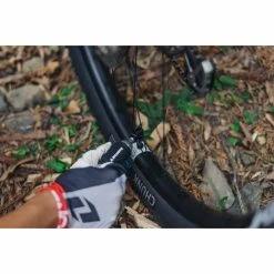 Granite Online På Bikester Granite Punk CO2-pump Med Silikonhylsa För 16g Burk Svart -Transport & Cykelförvaring Försäljningsbutik granite punk co2 inflator with silicone sleeve for 16g canister black 9