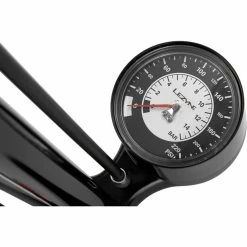 Lezyne Online På Bikester Lezyne Alloy Floor Drive Tall Golvpump Svart -Transport & Cykelförvaring Försäljningsbutik lezyne alloy floor drive tall standluftpumpe schwarz glaenzend 6