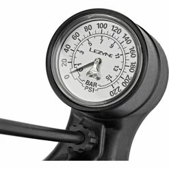 Lezyne Online På Bikester Lezyne Macro Floor Drive DV Golvpump Silver -Transport & Cykelförvaring Försäljningsbutik lezyne macro floor drive dv floor pump silver 6