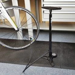 VAR Online På Bikester VAR RP-80600-C Professional Pump Svart 7 VAR Online På Bikester VAR RP-80600-C Professional Pump Svart -Transport & Cykelförvaring Försäljningsbutik var rp 80600 c professional floor pump black 5